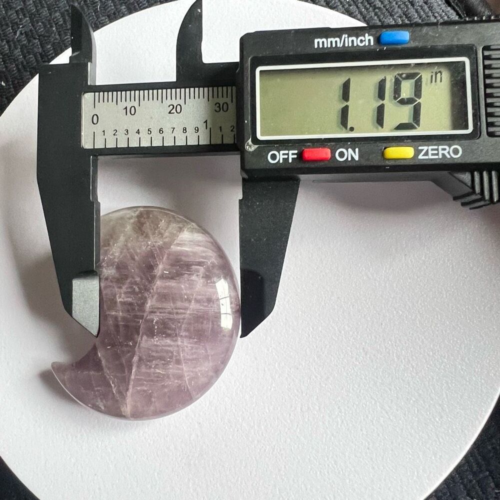 Amethyst Crystal Crescent Moon‎ Carving Meditation Stone - Picture 7 of 9